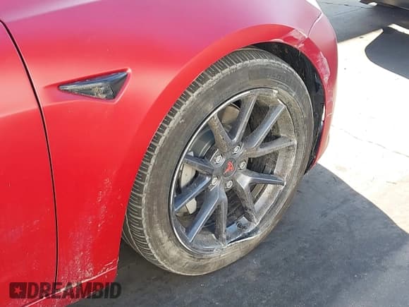 ✅ 2022 Tesla Model 3 Long Range • VIN: 5YJ3E1EB3NF273540 • Lot: 41978069. Wystawiony na IAAI z przebiegiem 27 247 mil. Bezpłatny archiwum sprzedaży aukcyjnych z USA i szczegółowy raport historii pojazdu na DreamBid. Zdjęcie 12.