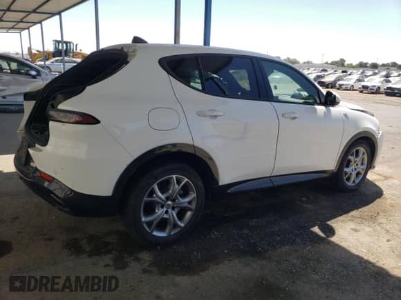 ✅ 2024 Dodge Hornet R/T • VIN: ZACPDFCW6R3A31502 • Lot: 69241235. Wystawiony na Copart z przebiegiem 33 168 mil mil. Skorzystaj z bezpłatnego archiwum sprzedaży aukcyjnych z USA i zobacz szczegółowy raport historii pojazdu na DreamBid. Zdjęcie 3.