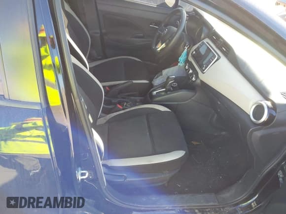 ✅ 2021 Nissan Versa SV • VIN: 3N1CN8EVXML851333 • Lot: 43640659. Wystawiony na IAAI z przebiegiem 92 069 mil. Bezpłatny archiwum sprzedaży aukcyjnych z USA i szczegółowy raport historii pojazdu na DreamBid. Zdjęcie 5.