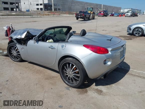 ✅ 2009 Pontiac Solstice GXP • VIN: 1G2MT35X09Y102305 • Lot: 42678998. Listed on IAAI with 112,970 mi. Free auction sales archive from the USA and detailed vehicle history report at DreamBid. Image 3.