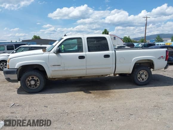 ✅ 2006 Chevrolet Silverado 2500HD LT3 • VIN: 1GCHK23G96F263885 • Лот: 42560573. Опубликован ранее на IAAI с пробегом 122 242 миль. Бесплатный доступ к архиву аукционных продаж из США и подробный отчёт об истории автомобиля на DreamBid. Изображение 14.