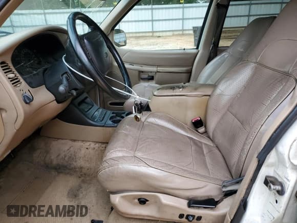 ✅ 1999 Ford Explorer XLT • VIN: 1FMZU32E6XZB47513 • Lot: 67897285. Wystawiony na Copart z przebiegiem 325 924 mil. Bezpłatny archiwum sprzedaży aukcyjnych z USA i szczegółowy raport historii pojazdu na DreamBid. Zdjęcie 7.