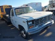 ✅ 1982 Ford F-350 • VIN: 1FDJF37G3CRA15336 • Lot: 40820816. Wystawiony na IAAI z przebiegiem 56 302 mil. Bezpłatny archiwum sprzedaży aukcyjnych z USA i szczegółowy raport historii pojazdu na DreamBid. Zdjęcie 1.