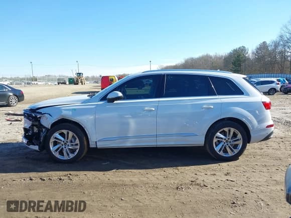 ✅ 2023 Audi Q7 Premium Plus • VIN: WA1LXBF71PD006251 • Lot: 41423717. Wystawiony na IAAI z przebiegiem 19 717 mil. Bezpłatny archiwum sprzedaży aukcyjnych z USA i szczegółowy raport historii pojazdu na DreamBid. Zdjęcie 14.
