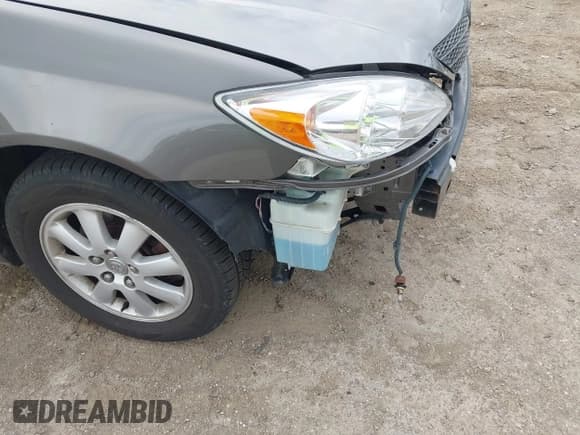 ✅ 2004 Toyota Camry LE • VIN: 4T1BF30K84U585950 • Lot: 42331486. Wystawiony na IAAI z przebiegiem 163 208 mil. Bezpłatny archiwum sprzedaży aukcyjnych z USA i szczegółowy raport historii pojazdu na DreamBid. Zdjęcie 13.