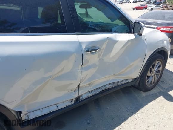 ✅ 2014 Nissan Rogue SL • VIN: 5N1AT2MT0EC834363 • Lot: 43105401. Listed on IAAI with 187,605 mi. Free auction sales archive from the USA and detailed vehicle history report at DreamBid. Image 6.