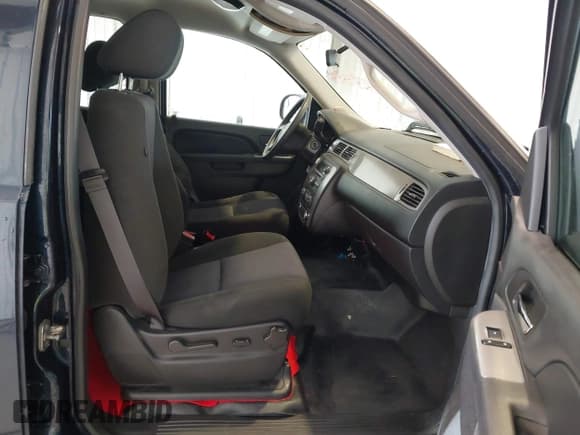 ✅ 2014 Chevrolet Tahoe Commercial • VIN: 1GNLC2E07ER213191 • Lot: 43243599. Listed on IAAI with 141,185 mi. Free auction sales archive from the USA and detailed vehicle history report at DreamBid. Image 5.