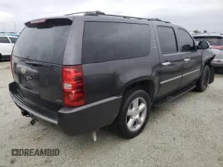 ✅ 2011 Chevrolet Suburban LTZ • VIN: 1GNSKKE32BR199155 • Lot: 73560124. Wystawiony na Copart z przebiegiem 204 927 mil. Bezpłatny archiwum sprzedaży aukcyjnych z USA i szczegółowy raport historii pojazdu na DreamBid. Zdjęcie 3.