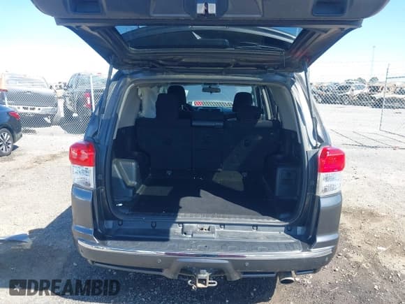 ✅ 2011 Toyota 4Runner SR5 • VIN: JTEZU5JR6B5020356 • Lot: 42003830. Wystawiony na IAAI z przebiegiem 465 318 mil. Bezpłatny archiwum sprzedaży aukcyjnych z USA i szczegółowy raport historii pojazdu na DreamBid. Zdjęcie 17.