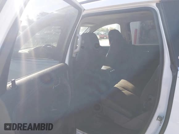 ✅ 2017 Chevrolet Traverse LT • VIN: 1GNKRGKD0HJ235034 • Lot: 43227154. Wystawiony na IAAI z przebiegiem Nie podano. Bezpłatny archiwum sprzedaży aukcyjnych z USA i szczegółowy raport historii pojazdu na DreamBid. Zdjęcie 8.