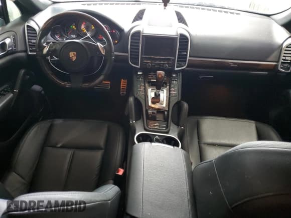 ✅ 2012 Porsche Cayenne S • VIN: WP1AB2A24CLA42876 • Lot: 72090315. Wystawiony na Copart z przebiegiem 60 216 mil. Bezpłatny archiwum sprzedaży aukcyjnych z USA i szczegółowy raport historii pojazdu na DreamBid. Zdjęcie 8.