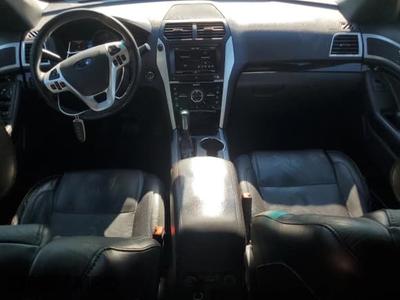 ✅ 2015 Ford Explorer Limited • VIN: 1FM5K7F9XFGB22035 • Lot: 70896035. Wystawiony na Copart z przebiegiem 175 630 mil. Bezpłatny archiwum sprzedaży aukcyjnych z USA i szczegółowy raport historii pojazdu na DreamBid. Zdjęcie 8.