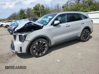 ✅ 2025 Kia Sorento EX • VIN: 5XYRH4JFXSG310292 • Lot: 68256905. Wystawiony na Copart z przebiegiem 15 979 mil. Bezpłatny archiwum sprzedaży aukcyjnych z USA i szczegółowy raport historii pojazdu na DreamBid. Zdjęcie 1.