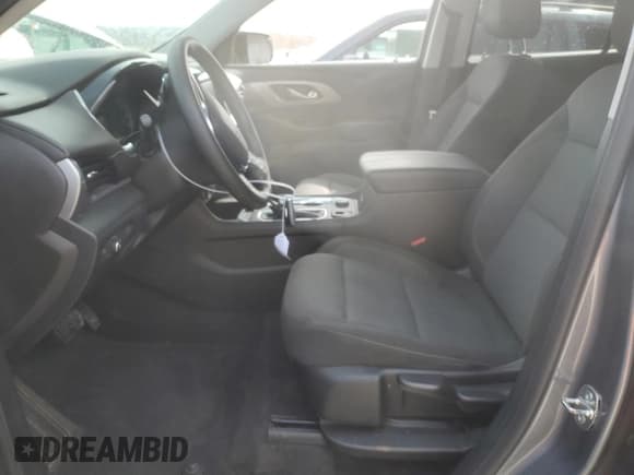 ✅ 2019 Chevrolet Traverse LS • VIN: 1GNERFKW3KJ228465 • Lot: 50274194. Wystawiony na Copart z przebiegiem 99 225 mil. Bezpłatny archiwum sprzedaży aukcyjnych z USA i szczegółowy raport historii pojazdu na DreamBid. Zdjęcie 7.