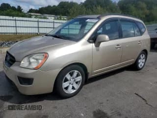 ✅ 2008 Kia Rondo LX • VIN: KNAFG526187124136 • Лот: 70692864. Опубликован ранее на Copart с пробегом 106 118 миль. Бесплатный доступ к архиву аукционных продаж из США и подробный отчёт об истории автомобиля на DreamBid. Изображение 1.