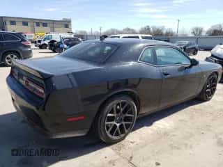 2017 Dodge Challenger 392 Hemi Scat Pack Shaker z VIN 2C3CDZFJ5HH627231, wystawiony jako Copart lot #43100374 z przebiegiem 52 293 mil mil oraz Czysty tytuł • Clean title. Historia ofert i sprzedaży dostępna na DreamBid. Obrazek 3.