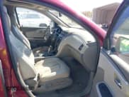 ✅ 2011 Chevrolet Traverse 2LT • VIN: 1GNKVJED7BJ230909 • Lot: 43449416. Wystawiony na IAAI z przebiegiem 201 797 mil. Bezpłatny archiwum sprzedaży aukcyjnych z USA i szczegółowy raport historii pojazdu na DreamBid. Zdjęcie 5.