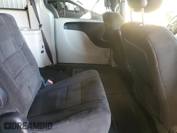 ✅ 2012 Dodge Grand Caravan Crew • VIN: 2C4RDGDG2CR113454 • Lot: 90225415. Wystawiony na Copart z przebiegiem 82 897 mil. Bezpłatny archiwum sprzedaży aukcyjnych z USA i szczegółowy raport historii pojazdu na DreamBid. Zdjęcie 11.