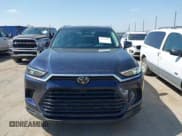 ✅ 2025 Toyota Highlander XLE • VIN: 5TDAAAB55SS076507 • Лот: 42552936. Опубликован ранее на IAAI с пробегом 13 993 миль. Бесплатный доступ к архиву аукционных продаж из США и подробный отчёт об истории автомобиля на DreamBid. Изображение 12.