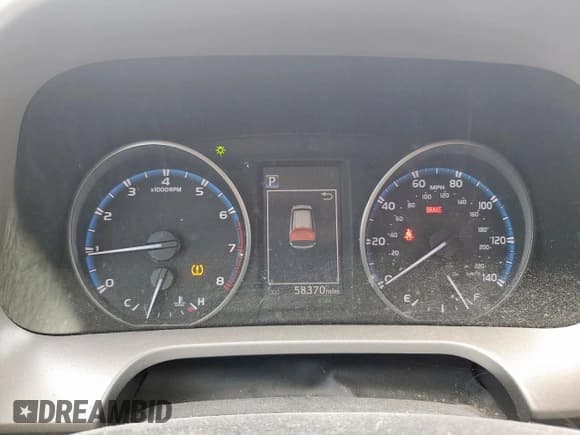 ✅ 2018 Toyota RAV4 XLE • VIN: 2T3WFREV8JW513768 • Lot: 92865305. Listed on Copart with 58,370 mi. Free auction sales archive from the USA and detailed vehicle history report at DreamBid. Image 9.