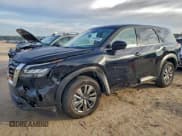 ✅ 2025 Nissan Pathfinder S • VIN: 5N1DR3AC0SC240535 • Lot: 96080965. Wystawiony na Copart z przebiegiem 22 942 mil. Bezpłatny archiwum sprzedaży aukcyjnych z USA i szczegółowy raport historii pojazdu na DreamBid. Zdjęcie 1.