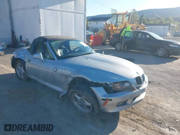 1998 BMW 3 Series Z3 1.9 with VIN 4USCH7330WLE10550, listed as a IAAI auction lot 43333873 with 84,380 mi miles and . Bid and sale history available at DreamBid. Image 1.