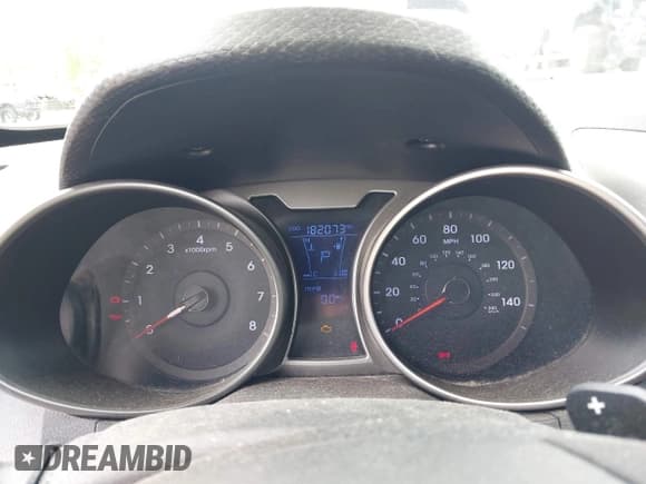 ✅ 2014 Hyundai Veloster • VIN: KMHTC6AD8EU182891 • Lot: 42363105. Wystawiony na IAAI z przebiegiem 182 073 mil. Bezpłatny archiwum sprzedaży aukcyjnych z USA i szczegółowy raport historii pojazdu na DreamBid. Zdjęcie 7.