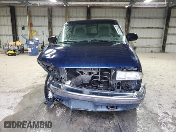 ✅ 2000 Chevrolet S-10 LS • VIN: 1GCDT19W4Y8222219 • Lot: 87462225. Listed on Copart with 81,056 mi. Free auction sales archive from the USA and detailed vehicle history report at DreamBid. Image 5.