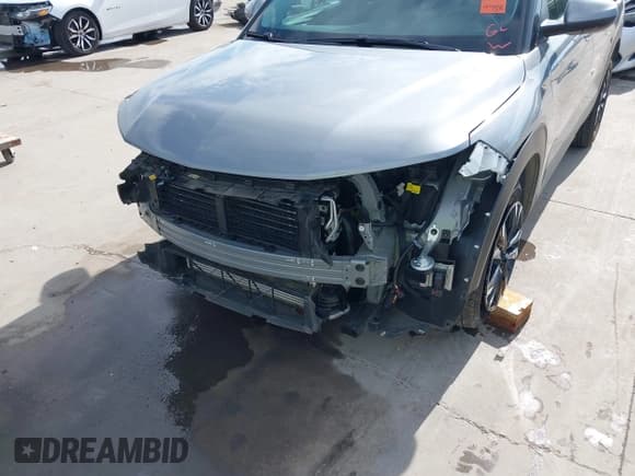 ✅ 2023 Chevrolet TrailBlazer LT • VIN: KL79MPS27PB178910 • Lot: 43258520. Wystawiony na IAAI z przebiegiem 21 811 mil. Bezpłatny archiwum sprzedaży aukcyjnych z USA i szczegółowy raport historii pojazdu na DreamBid. Zdjęcie 6.