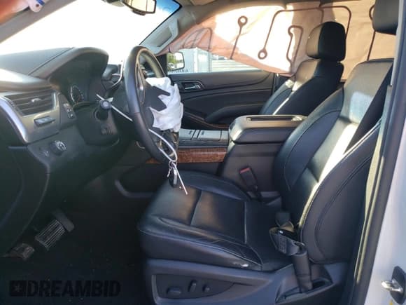 ✅ 2018 Chevrolet Suburban Premier • VIN: 1GNSCJKC8JR182998 • Lot: 73539194. Wystawiony na Copart z przebiegiem 170 164 mil. Bezpłatny archiwum sprzedaży aukcyjnych z USA i szczegółowy raport historii pojazdu na DreamBid. Zdjęcie 7.