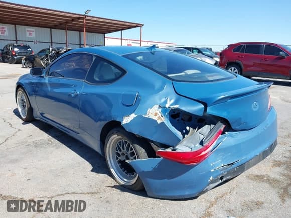 ✅ 2010 Hyundai Genesis Coupe Track • VIN: KMHHU6KH2AU010760 • Lot: 42688972. Wystawiony na IAAI z przebiegiem 112 055 mil. Bezpłatny archiwum sprzedaży aukcyjnych z USA i szczegółowy raport historii pojazdu na DreamBid. Zdjęcie 3.