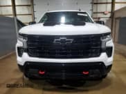 ✅ 2023 Chevrolet Silverado 1500 LT Trail Boss • VIN: 3GCUDFE84PG244960 • Lot: 60804385. Wystawiony na Copart z przebiegiem 37 776 mil. Bezpłatny archiwum sprzedaży aukcyjnych z USA i szczegółowy raport historii pojazdu na DreamBid. Zdjęcie 5.