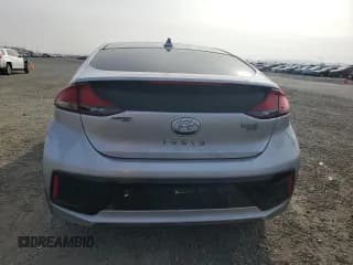 ✅ 2017 Hyundai Ioniq Blue • VIN: KMHC65LC3HU030771 • Lot: 87326614. Wystawiony na Copart z przebiegiem 81 777 mil. Bezpłatny archiwum sprzedaży aukcyjnych z USA i szczegółowy raport historii pojazdu na DreamBid. Zdjęcie 6.