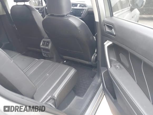 ✅ 2022 Volkswagen Tiguan SE • VIN: 3VV3B7AXXNM091893 • Lot: 43547703. Listed on IAAI with 71,483 mi. Free auction sales archive from the USA and detailed vehicle history report at DreamBid. Image 8.