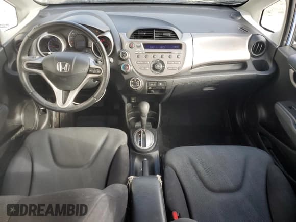 ✅ 2009 Honda Fit Sport • VIN: JHMGE88479S034135 • Lot: 84806235. Listed on Copart with 92,435 mi. Free auction sales archive from the USA and detailed vehicle history report at DreamBid. Image 8.