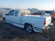 ✅ 1997 Chevrolet Silverado 1500 • VIN: 2GBEC19R2V1116045 • Lot: 43708087. Wystawiony na IAAI z przebiegiem 176 084 mil. Bezpłatny archiwum sprzedaży aukcyjnych z USA i szczegółowy raport historii pojazdu na DreamBid. Zdjęcie 3.