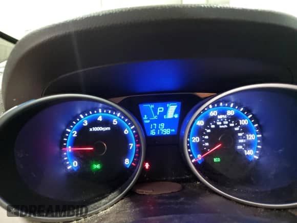 2015 Hyundai Tucson GLS z VIN KM8JTCAF8FU091631, wystawiony jako Copart lot #62857174 z przebiegiem 161 798 mil mil oraz Szkoda całkowita • Salvage title. Historia ofert i sprzedaży dostępna na DreamBid. Obrazek 9.