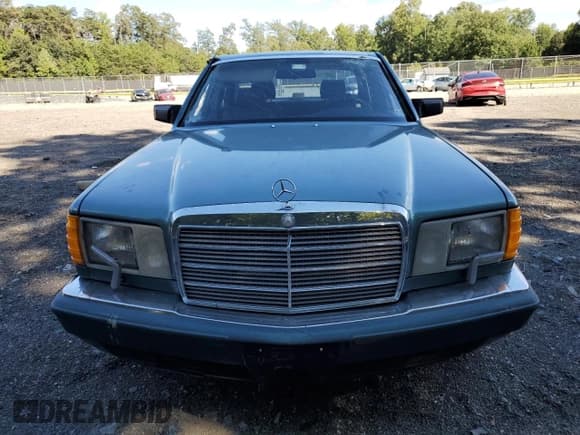 ✅ 1989 Mercedes-Benz 300 SE • VIN: WDBCA24D4KA431052 • Lot: 70130295. Listed on Copart with 168,665 mi. Free auction sales archive from the USA and detailed vehicle history report at DreamBid. Image 5.