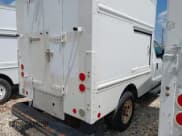 ✅ 2015 Ford F-250 XL • VIN: 1FDBF2B60FED21726 • Lot: 42459683. Wystawiony na IAAI z przebiegiem 355 935 mil. Bezpłatny archiwum sprzedaży aukcyjnych z USA i szczegółowy raport historii pojazdu na DreamBid. Zdjęcie 4.