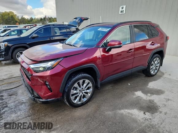 ✅ 2022 Toyota RAV4 XLE Premium • VIN: 2T3A1RFV3NW301521 • Лот: 89669705. Опубликован ранее на Copart с пробегом 30 769 миль. Бесплатный доступ к архиву аукционных продаж из США и подробный отчёт об истории автомобиля на DreamBid. Изображение 1.