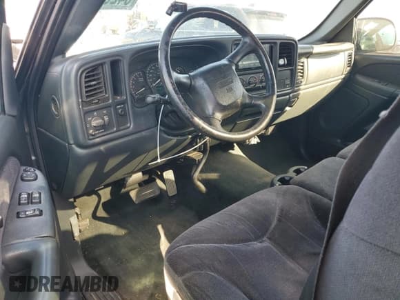 ✅ 2002 GMC Sierra 1500 • VIN: 1GTEC14V12Z165711 • Lot: 84264915. Wystawiony na Copart z przebiegiem 171 338 mil. Bezpłatny archiwum sprzedaży aukcyjnych z USA i szczegółowy raport historii pojazdu na DreamBid. Zdjęcie 8.