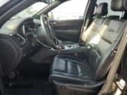 ✅ 2019 Jeep Grand Cherokee Overland • VIN: 1C4RJFCG8KC526698 • Lot: 61562865. Wystawiony na Copart z przebiegiem 141 926 mil. Bezpłatny archiwum sprzedaży aukcyjnych z USA i szczegółowy raport historii pojazdu na DreamBid. Zdjęcie 7.