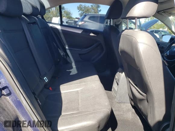 ✅ 2011 Volkswagen Jetta SEL • VIN: 3VWLX7AJ6BM079020 • Lot: 85310235. Wystawiony na Copart z przebiegiem 98 558 mil. Bezpłatny archiwum sprzedaży aukcyjnych z USA i szczegółowy raport historii pojazdu na DreamBid. Zdjęcie 10.