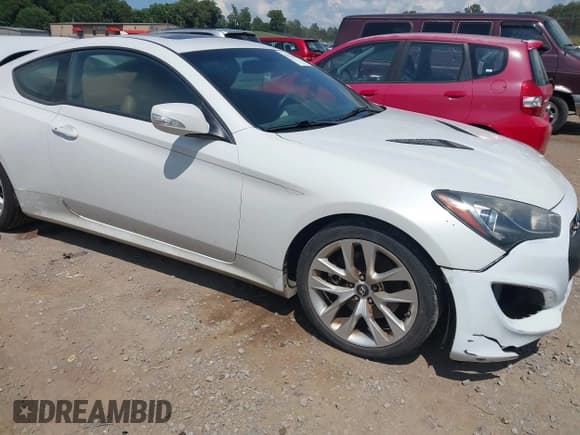 ✅ 2013 Hyundai Genesis Coupe Track • VIN: KMHHU6KJ0DU095458 • Lot: 42752496. Wystawiony na IAAI z przebiegiem 194 138 mil. Bezpłatny archiwum sprzedaży aukcyjnych z USA i szczegółowy raport historii pojazdu na DreamBid. Zdjęcie 1.