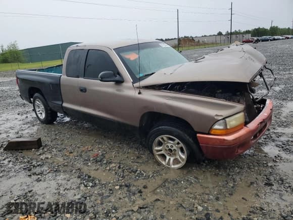 ✅ 2001 Dodge Dakota • VIN: 1B7GL22X41S135029 • Lot: 51102745. Wystawiony na Copart z przebiegiem Nie podano. Bezpłatny archiwum sprzedaży aukcyjnych z USA i szczegółowy raport historii pojazdu na DreamBid. Zdjęcie 4.
