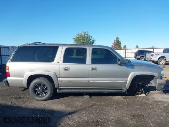 ✅ 2001 Chevrolet Suburban LT • VIN: 3GNGK26U91G242031 • Lot: 43443727. Listed on IAAI with Not provided. Free auction sales archive from the USA and detailed vehicle history report at DreamBid. Image 14.