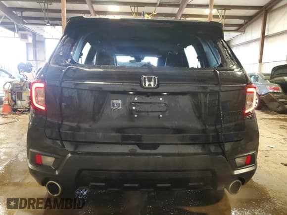 ✅ 2024 Honda Passport Black Edition • VIN: 5FNYF8H88RB023986 • Lot: 62660175. Listed on Copart with 16,304 mi. Free auction sales archive from the USA and detailed vehicle history report at DreamBid. Image 6.