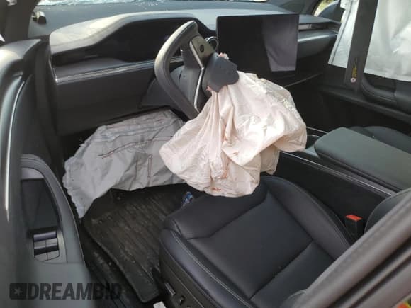 ✅ 2024 Tesla Model X Plaid • VIN: 7SAXCBE60RF438677 • Lot: 70468075. Wystawiony na Copart z przebiegiem Nie podano. Bezpłatny archiwum sprzedaży aukcyjnych z USA i szczegółowy raport historii pojazdu na DreamBid. Zdjęcie 8.