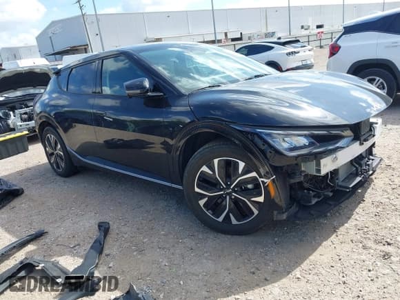 ✅ 2023 Kia EV6 Wind • VIN: KNDC34LAXP5106050 • Lot: 42770842. Wystawiony na IAAI z przebiegiem 17 572 mil. Bezpłatny archiwum sprzedaży aukcyjnych z USA i szczegółowy raport historii pojazdu na DreamBid. Zdjęcie 1.