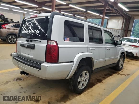 ✅ 2010 Jeep Commander Sport • VIN: 1J4RG4GK1AC132194 • Lot: 59276295. Listed on Copart with 268,856 mi. Free auction sales archive from the USA and detailed vehicle history report at DreamBid. Image 3.